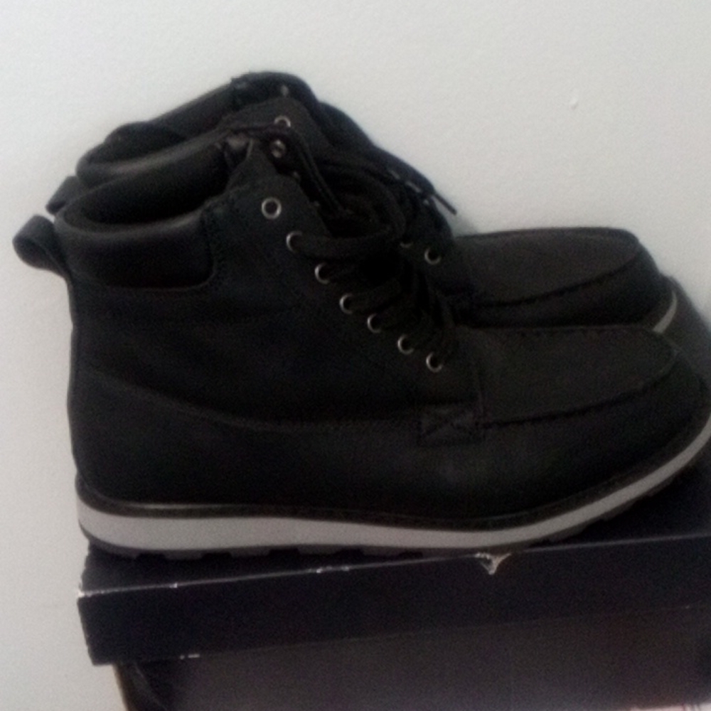 High Sierra size 11 men's boot